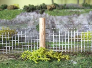 FB043 - 10 Piquets de clôture - 4 cm de hauteur - En miniature