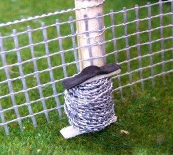 FB054 - Bobine de fil barbelé 1x1cm - En miniature