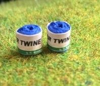 FB067 - 2 Bobines de ficelle pour presse - 0.50 x 0.40 cm - En miniature