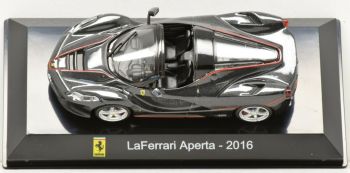 MAGSCAPERTA - FERRARI Laferrari Aperta 2016 noire métallisée