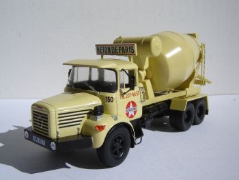 G111A005 - BERLIET PMH12 6x4 1969  Toupie Béton de Paris