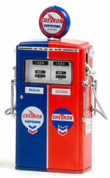 Pompe à essence double CHEVRON SUPREME TOKHEIM 350 1954 dimensions hauteur 10 cm x largeur 4,5 cm x profondeur 2,5cm