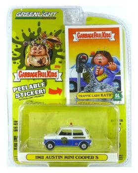 GREEN54050-F - AUSTIN Mini Cooper S 1962 blanche et bleue série Garbage Pail kids vendue sous blister