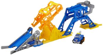 HAS97817148 - CHUCK & FRIENDS