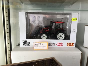 CW0104 - VALTRA avec chargeur rouge