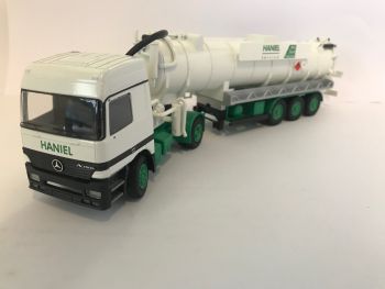 CON4060 - MERCEDES 4x2 Avec citerne pompe à égouts 3 Essieux HANIEL