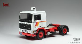 IXOTR038 - VOLVO F10 Turbo 4x2 Rouge et blanc