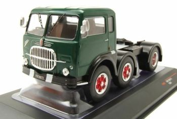 IXOTR061 - FIAT 690 T1 1961 vert chassis noir