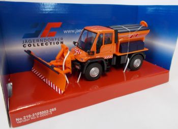 JC2105B - MERCEDES BENZ Unimog lame de déneigement et saleuse