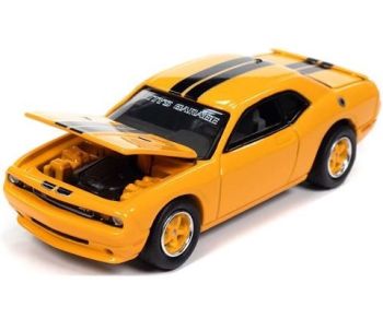 JLCT014-2B - DODGE Challenger SRT8 - Petty's Garge 2014 orange de la série COLLECTOR TINS 2024 sous blister