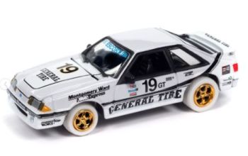 JLCT014-3A_BLANC - FORD Mustang GT jantes blanche - Sallen General Tire #19 1988 de la série COLLECTOR TINS 2024 sous blister