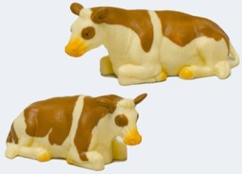 KID571969 - Lot de 2 vaches SIMMENTAL couchées