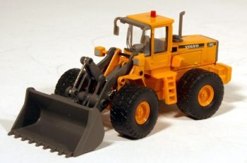 MOT013040 - Chargeur VOLVO L150 C Ech:1/87