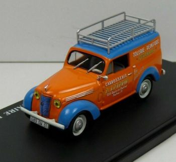 G111N036 - RENAULT Juvaquatre Fourgonnette publicitaire LATAPIE