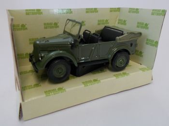 NAS354 - GAZ-69A  militaire Russe capote ouverte