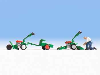 NOC16758 - Moto faucheuse et accessoires avec personnage