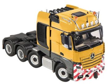NZG932/60 - MERCEDES BENZ Actros 8x4 Giga Space SLT jaune