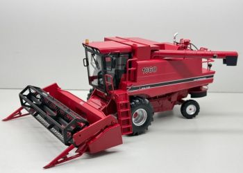 REP241 - Moissonneuse batteuse CASE IH Axial Flow 1660 - Edition Spéciale