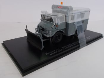 PER728 - MERCEDES BENZ Unimog U 406 1987 Police Nationale Française gris véhicule maintien de l'ordre limité à 150 exemplaires