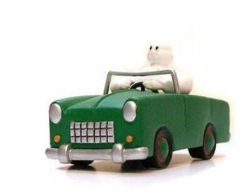 PLA98219 - Figurine Bibendum en voiture Verte