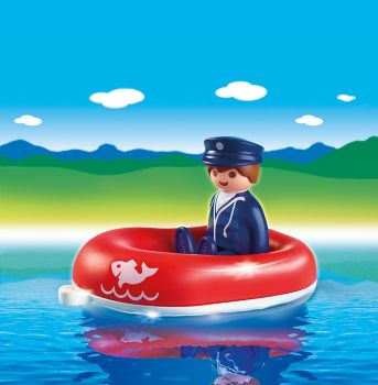 PLAY6795 - Vacancier Avec Bateau  - 2 Pièces