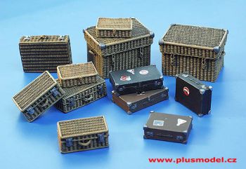 PLS113 - 12 bagages miniatures à peindre décalcomanies fournies