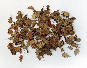 PLS4033 - Feuilles de chêne miniatures de 3mm marrons pour diorama