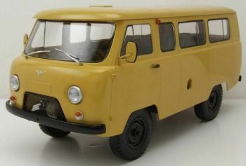 PRXPCL47075 - UAZ 452 mini bus crème