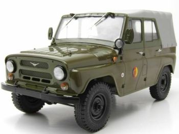 PRXPCL47087 - UAZ 469 4x4 cabriolet fermé armée allemande
