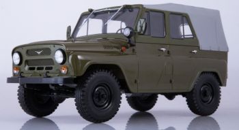 PRXPCL47088 - UAZ 469 4x4 militaire bâche grise