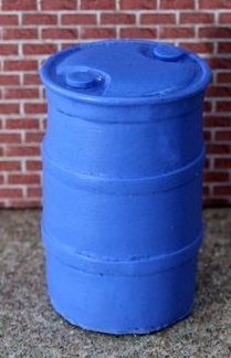 R-63 - 2 Barils bleus 0.75 cm de hauteur -En Miniature