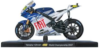 MAGROSSI0017 - YAMAHA YZR-M1 World Champion 2007 Valentino ROSSI #46