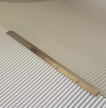 MCD-072-B - Faîtage pour tôles longueur 7cm largeur 1 cm