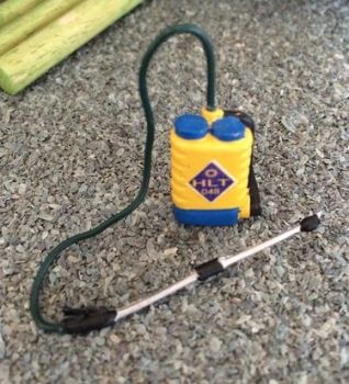 WM047 - Pulvérisateur manuel - En Miniature