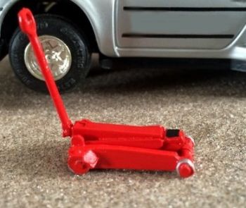 WM089R - Cric de voiture Rouge - En miniature