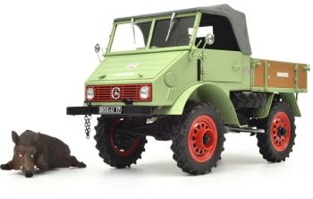 SCH147 - MERCEDES BENZ UNIMOG U401 plateau à ridelles avec 1 sanglier