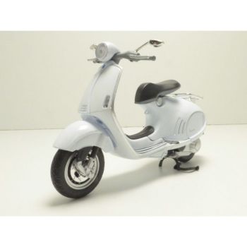 NEW57613-A - VESPA 946 Blanc