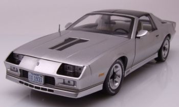 SUN1931 - CHEVROLET Camaro Z/28 grise