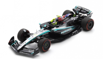 SPAS9533 - MERCEDES-AMG W15 E Performance #44 1er GP Angleterre 2024 L.HAMILTON et drapeau