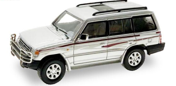 HER87MC000042 - MITSUBISHI Pajero argent