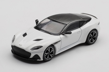 MGT01225-L - ASTON MARTIN DBS Stratus blanc 2024