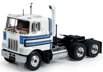 TEK71567 - MACK F700 6x4 en boite vitrine
