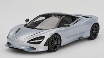TS0546 - McLAREN 750S 2023 gris clair