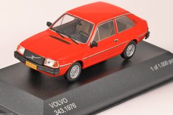 WBX208 - VOLVO 343 1976 rouge