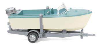 WIK009502 - Bateau avec remorque