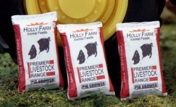 WM033O - 3 Sacs de nourriture pour Cochons - En Miniature