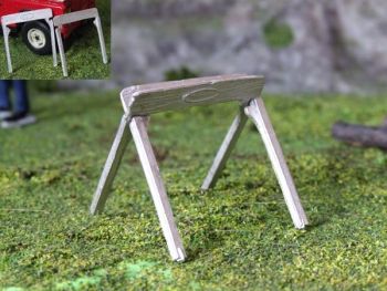 WM053 - Chevalet pour couper du bois - 3.5 x 3 x 3 cm - En miniature