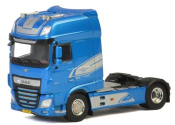 WSI04-2062 - DAF XF Super Space Cab 4x2 My2017 Bleu