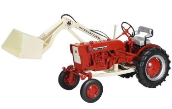 ZJD1849 - FARMALL CUB avec chargeur modèle 1977